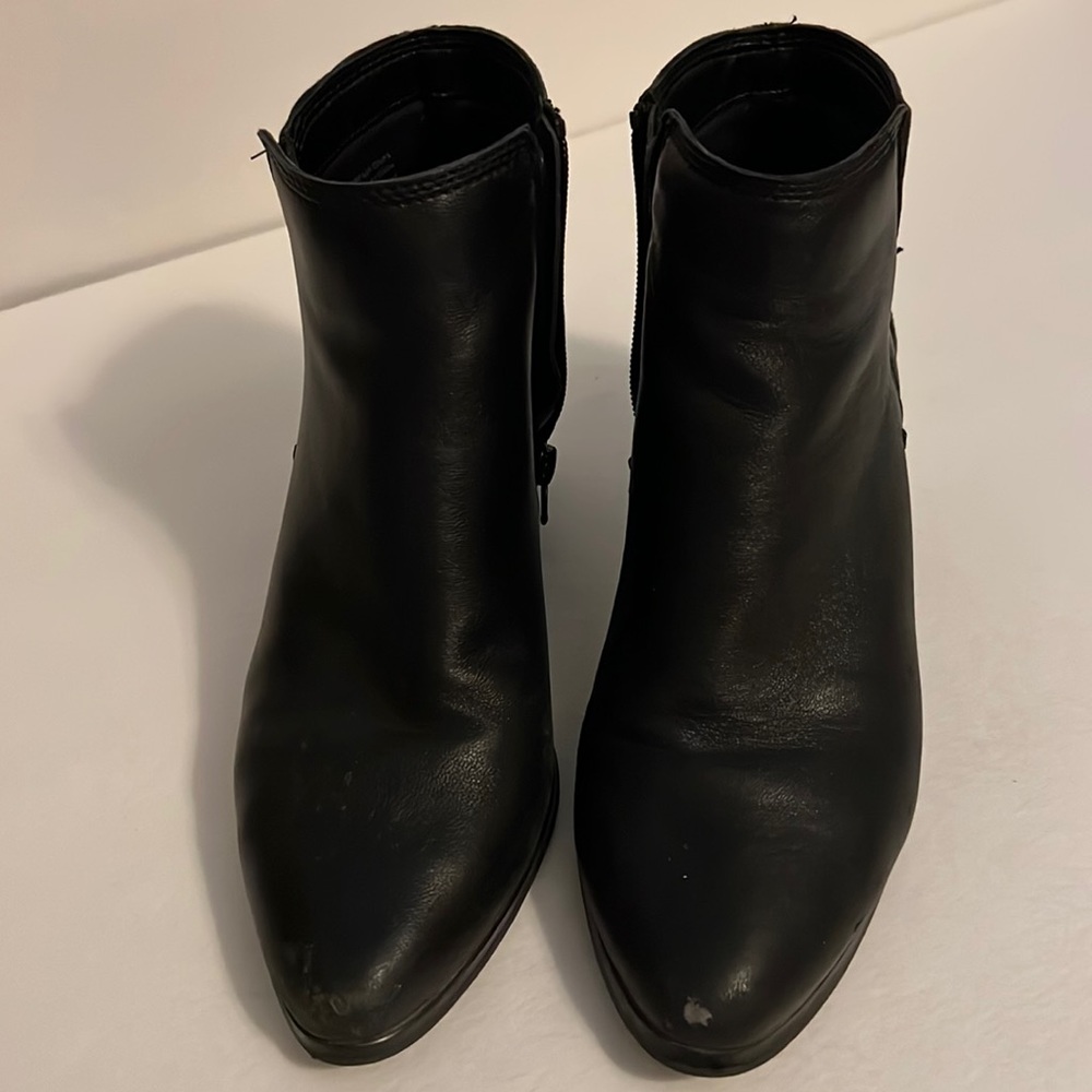 Size 7 Aldo Black mid heel boots